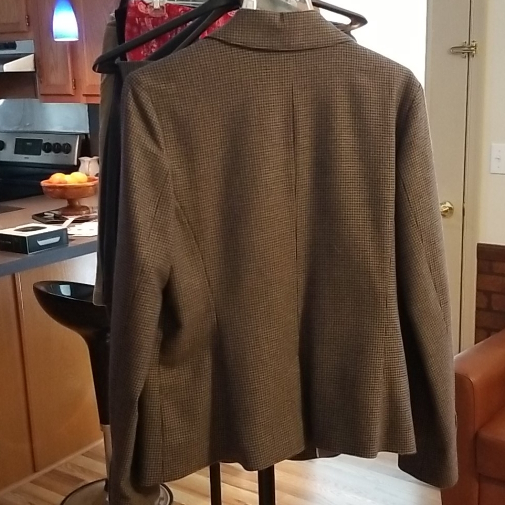 Blazer - Picture 2 of 3